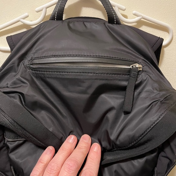 Lululemon run all day 15L backpack black - Picture 4 of 14